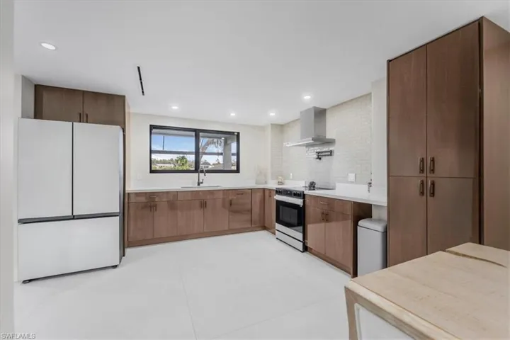 Kitchen with panrty