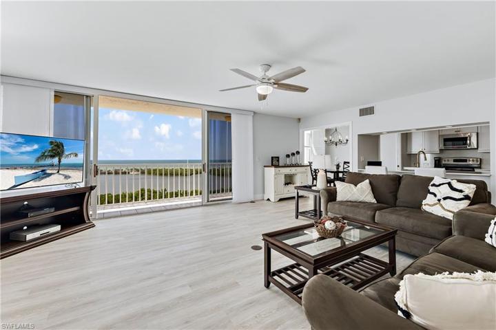 Family Room with stunning Gulf views