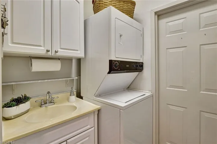 867 Carrick Bend Cir W # 2101, Naples Fl 34110