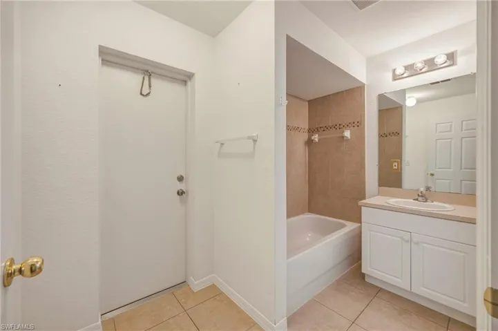 2022 Sw 15th Ave, Cape Coral, Florida 33991