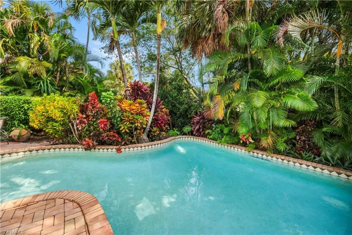 1155  4th S ST, Naples, FL 34102