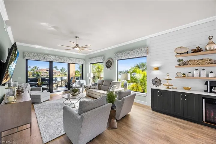10620 Gulf Shore Dr 203, Naples, Florida 34108