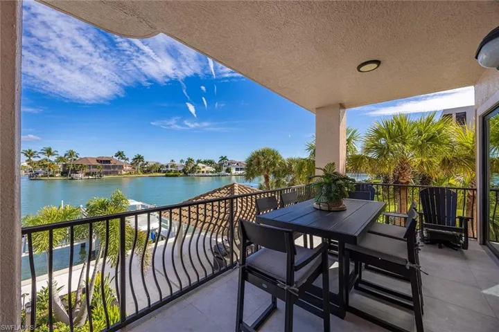 10620 Gulf Shore Dr 203, Naples, Florida 34108