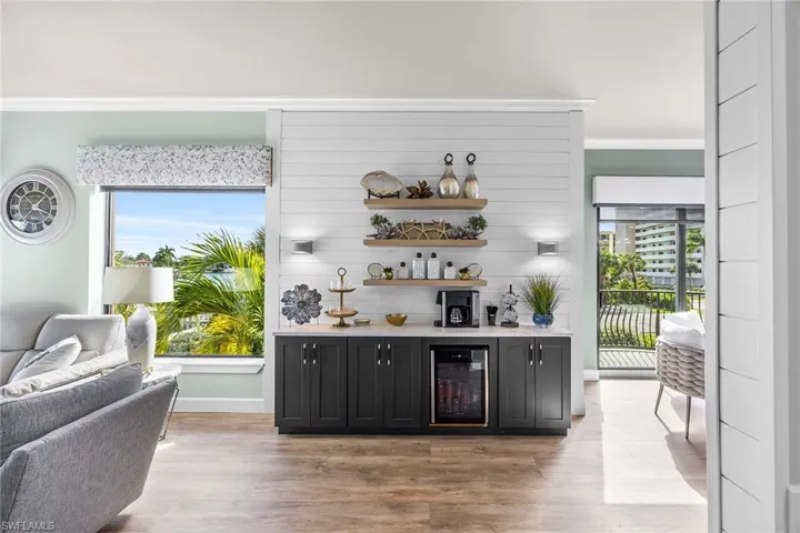 10620 Gulf Shore Dr 203, Naples, Florida 34108