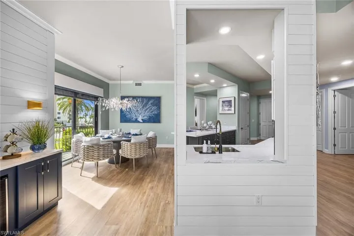 10620 Gulf Shore Dr 203, Naples, Florida 34108