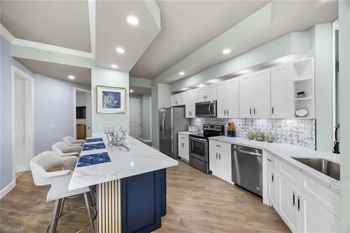 10620 Gulf Shore Dr 203, Naples, Florida 34108