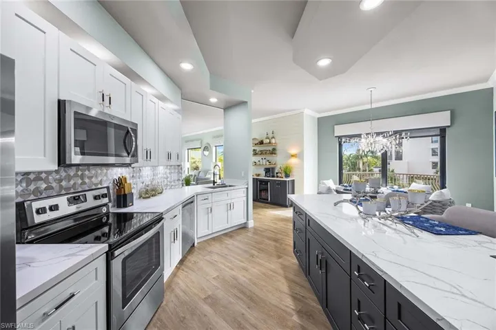 10620 Gulf Shore Dr 203, Naples, Florida 34108