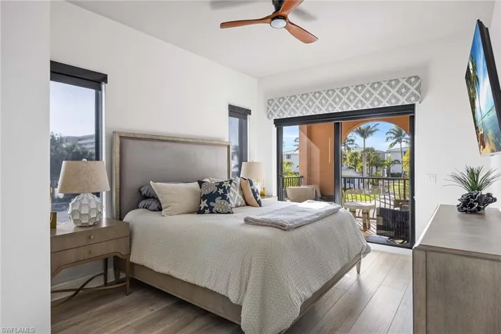 10620 Gulf Shore Dr 203, Naples, Florida 34108