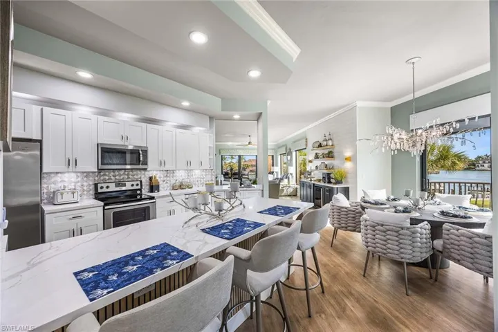 10620 Gulf Shore Dr 203, Naples, Florida 34108