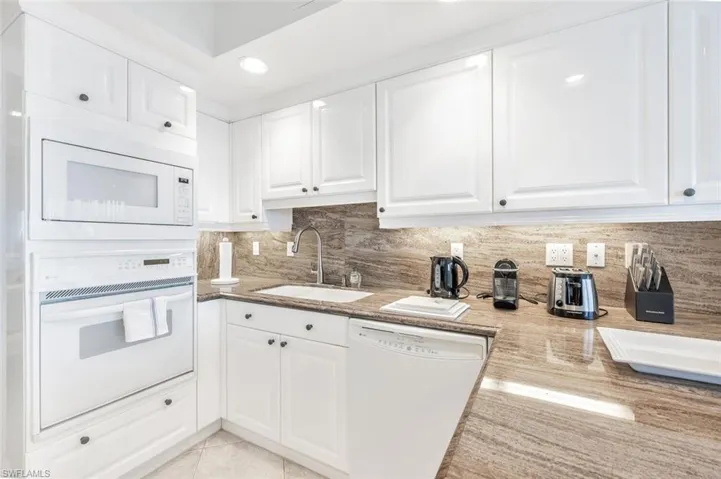 7225 Pelican Bay Blvd 2004, Naples, Florida 34108