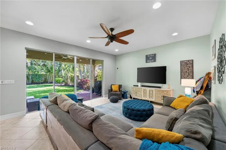 6717  Marbella  LN, Naples, FL 34105