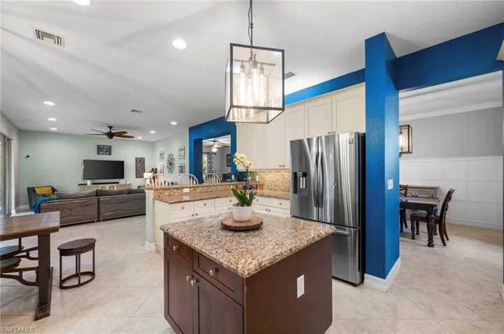 6717  Marbella  LN, Naples, FL 34105