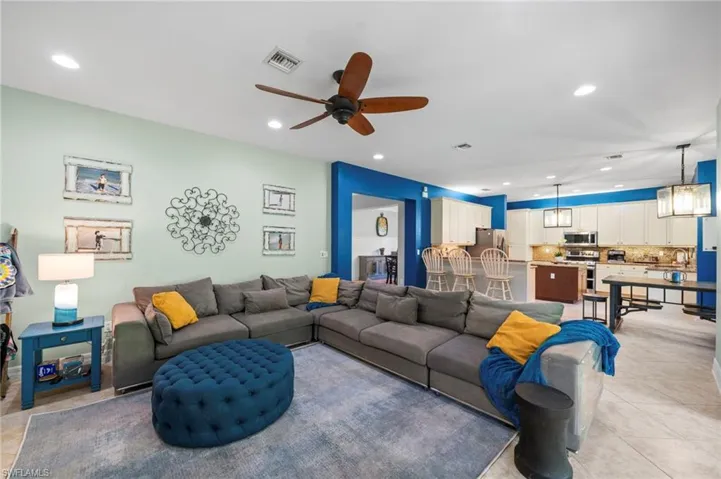 6717  Marbella  LN, Naples, FL 34105