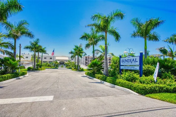 Entrance to the main Amenity Area and Restaurants