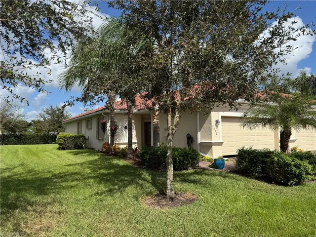 2072  Wellington  ST, Naples, FL 34120