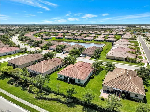 2072  Wellington  ST, Naples, FL 34120