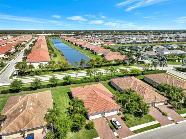 2072  Wellington  ST, Naples, FL 34120