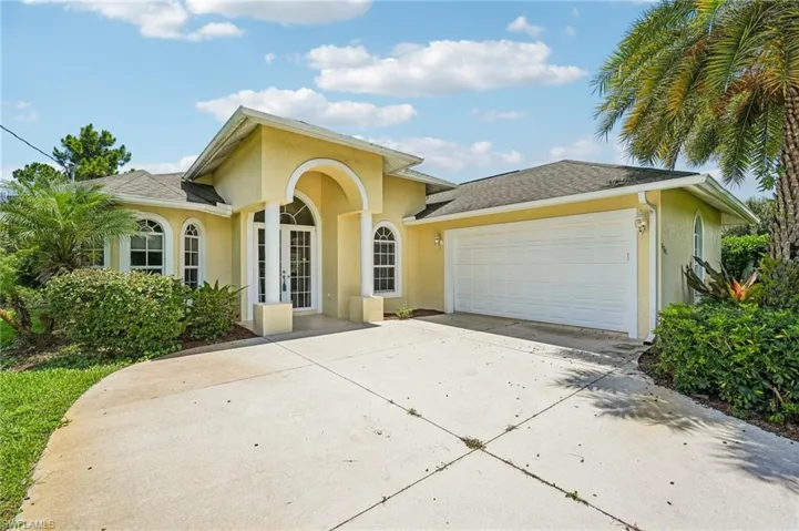 3761 35th Ave Ne, Naples, Florida 34120