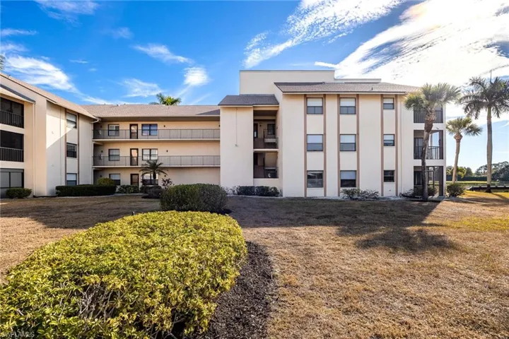 View of apartment building / complex