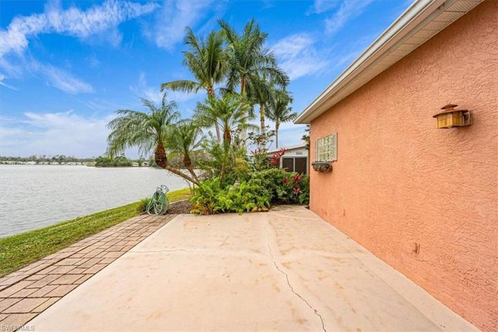 10726  Parrot Cove  CIR, Estero, FL 33928