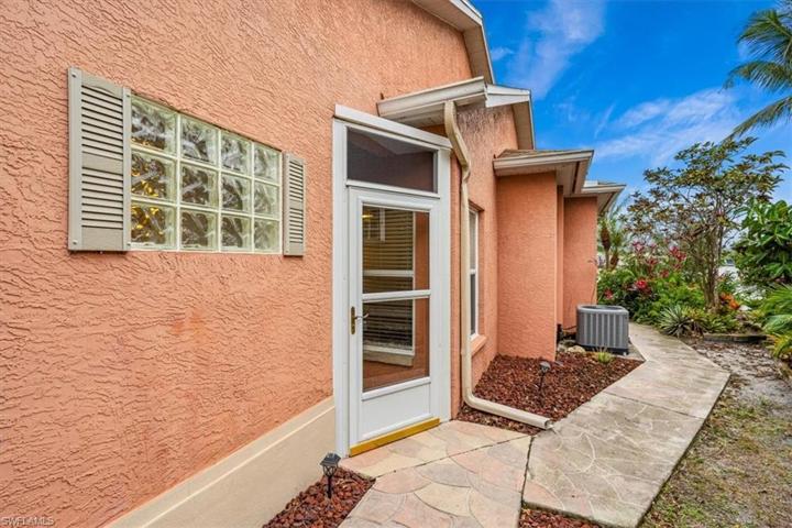 10726  Parrot Cove  CIR, Estero, FL 33928