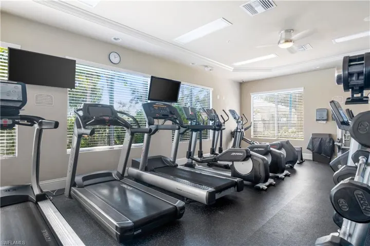 Exercise room with ceiling fan