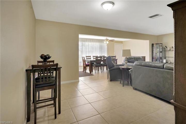 3830 SE 12th PL, CAPE CORAL FL 33904