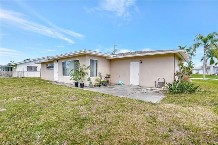 3830 SE 12th PL, CAPE CORAL FL 33904
