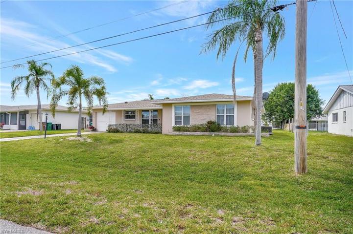 3830 SE 12th PL, CAPE CORAL FL 33904