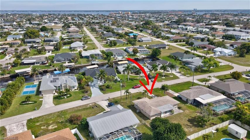 3830 SE 12th PL, CAPE CORAL FL 33904