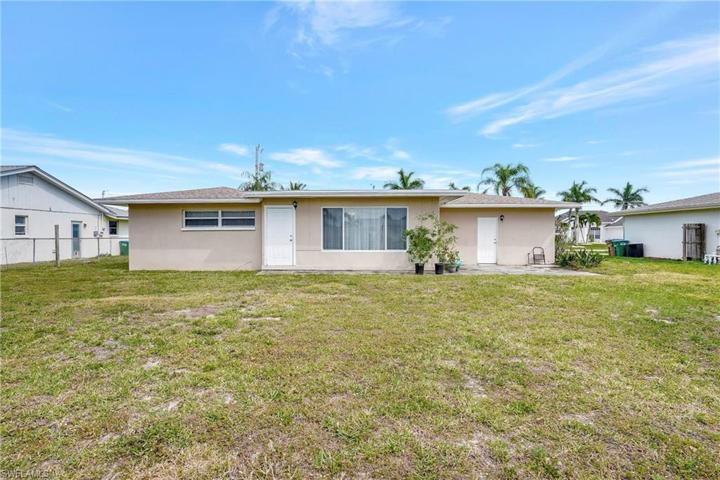 3830 SE 12th PL, CAPE CORAL FL 33904