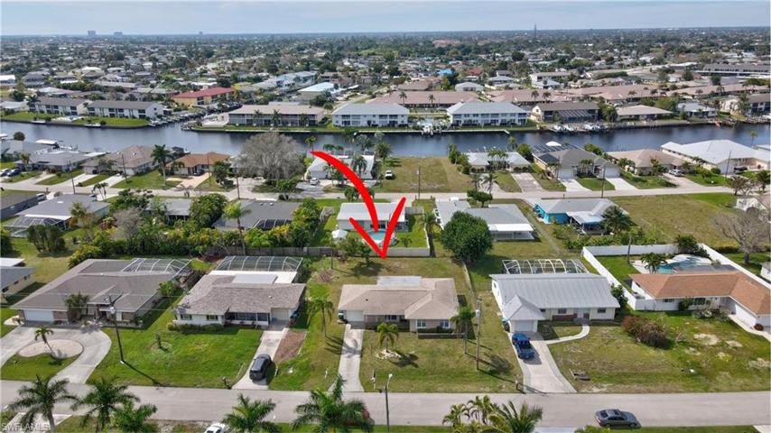 3830 SE 12th PL, CAPE CORAL FL 33904