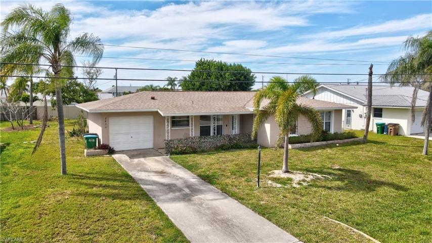 3830 SE 12th PL, CAPE CORAL FL 33904
