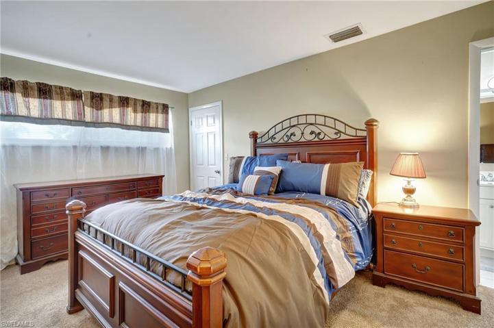 3830 SE 12th PL, CAPE CORAL FL 33904
