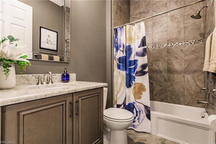 Powder Bath with Shower