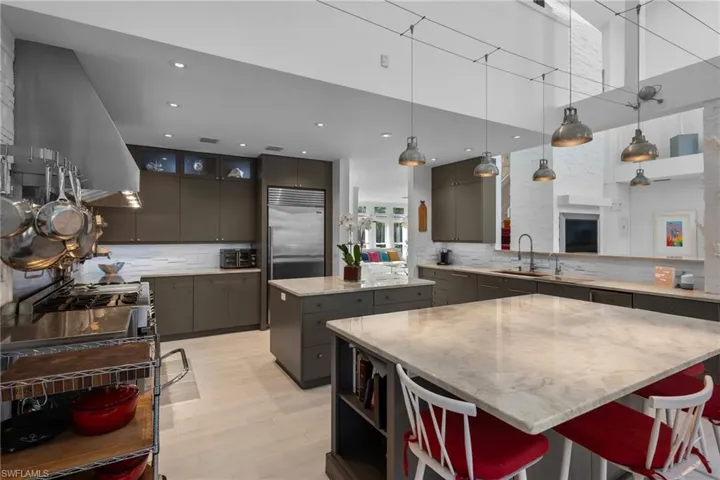 5700 Waxmyrtle Way, Naples, Florida 34109
