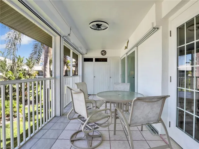 Balcony featuring outdoor dining space