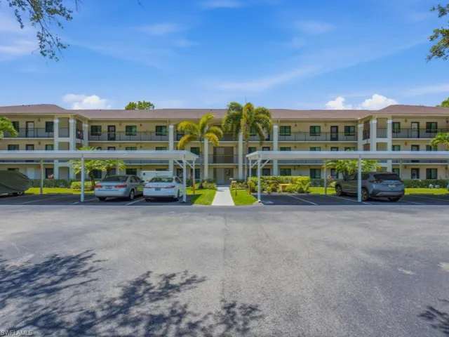 5784 Deauville Cir B204, Naples, Florida 34112