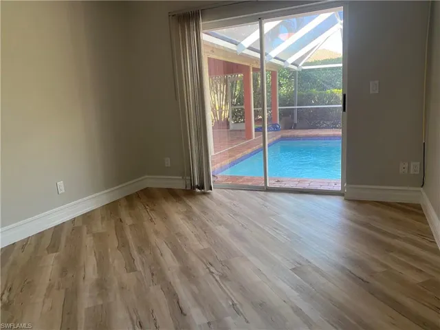 Guest Bedroom-Has walk in closet
