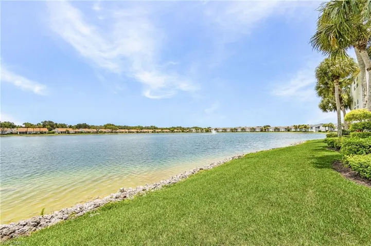 2671 Citrus Lake Dr 104, Naples, Florida 34109