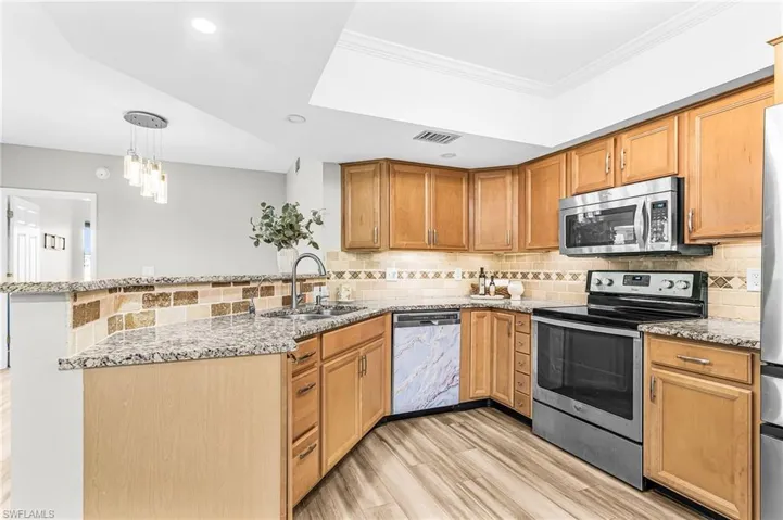 2671 Citrus Lake Dr 104, Naples, Florida 34109