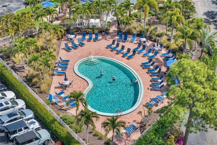 Spanish Wells Golf & Country Club Pool