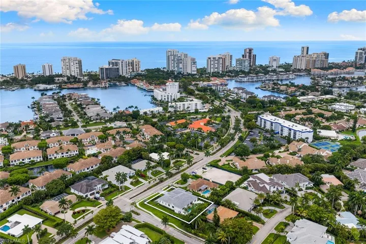 623 Park Shore Dr, Naples, Florida 34103