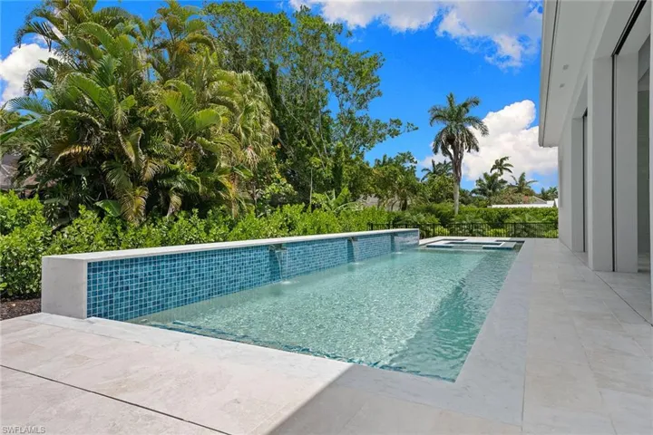 623 Park Shore Dr, Naples, Florida 34103