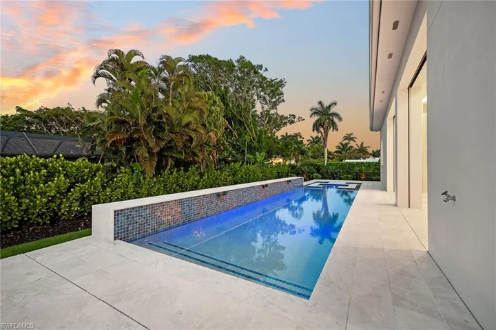 623 Park Shore Dr, Naples, Florida 34103