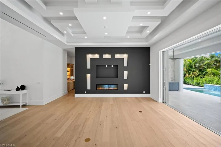 623 Park Shore Dr, Naples, Florida 34103