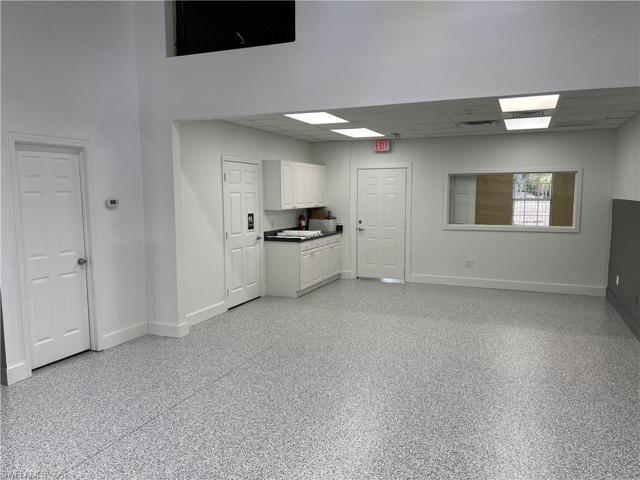 Warehouse area 9' ceiling