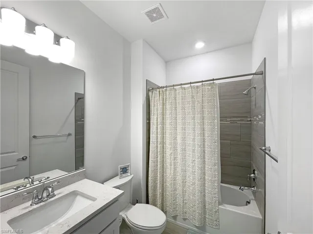 2057 Yellowfin Cir, Naples, Florida 34114