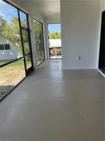 Screened in Lanai