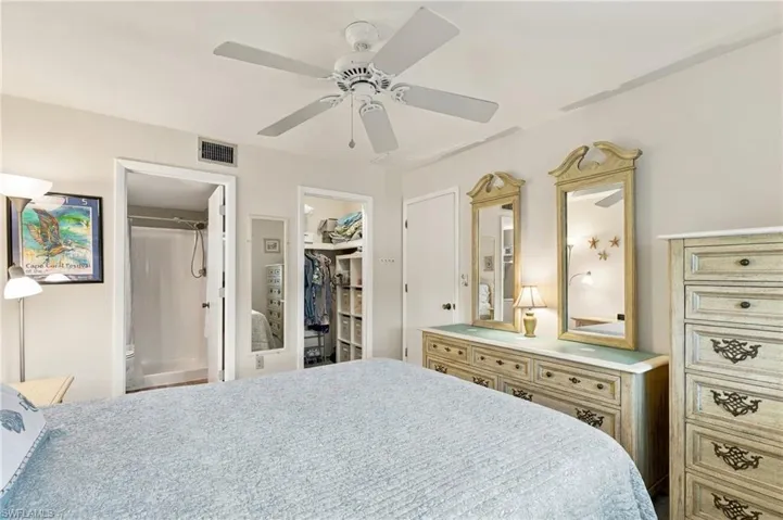 Owners bedroom with ensuite bathroom, walk in closet